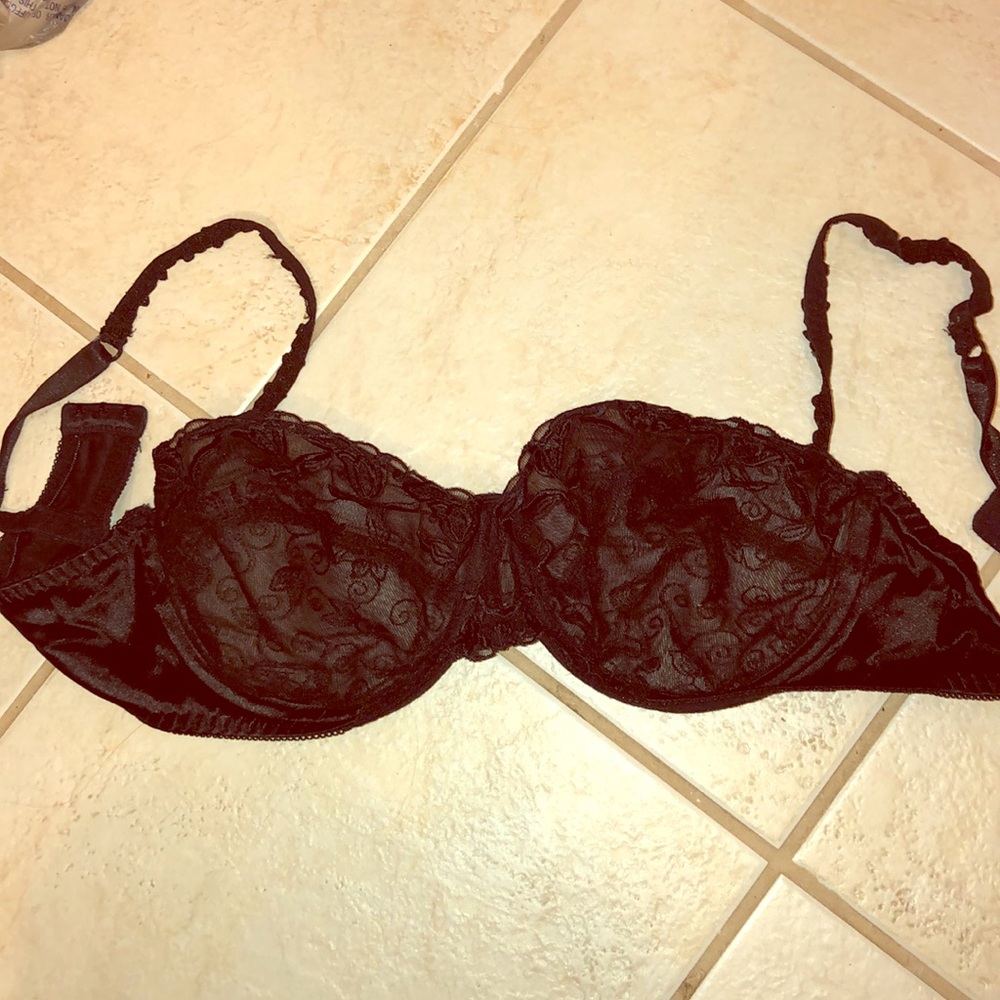 Black lace bra 38D